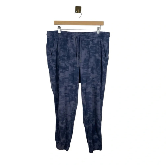 Athleta Farallon Printed Joggers in Inversion Medieval Violet Size 18 - Picture 7 of 16